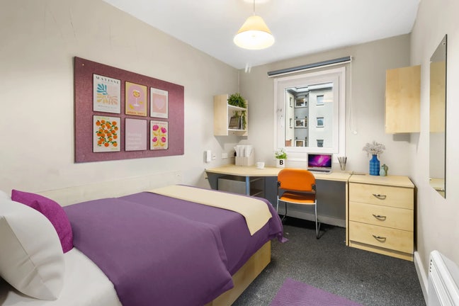 Gold En-Suite Room - Tenancy Takeover Available Main Photo