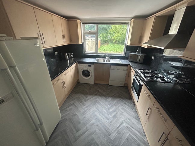 Rotton Park Road | Luxury Ensuite Rooms Available  Main Photo