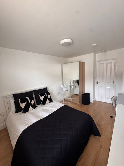 Lovely Double Room in E7 - Forest Gate  Main Photo