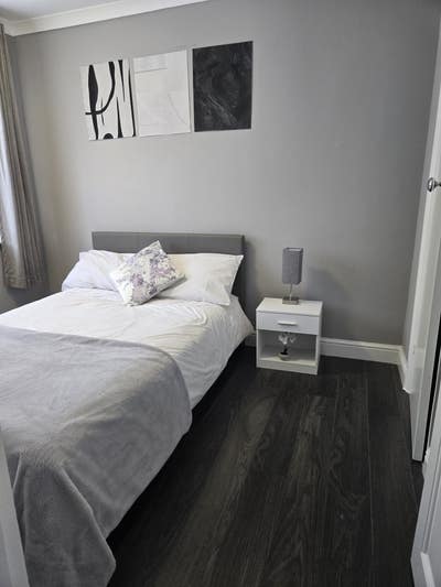 Double Room to Let Main Photo