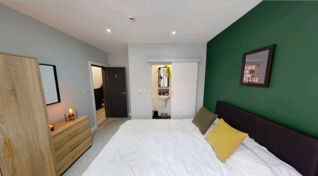 En suite rooms, Bills INCLUDED,near Trafford,Eccle Main Photo