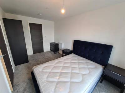 Ensuite Double Room - Close to City Centre Main Photo