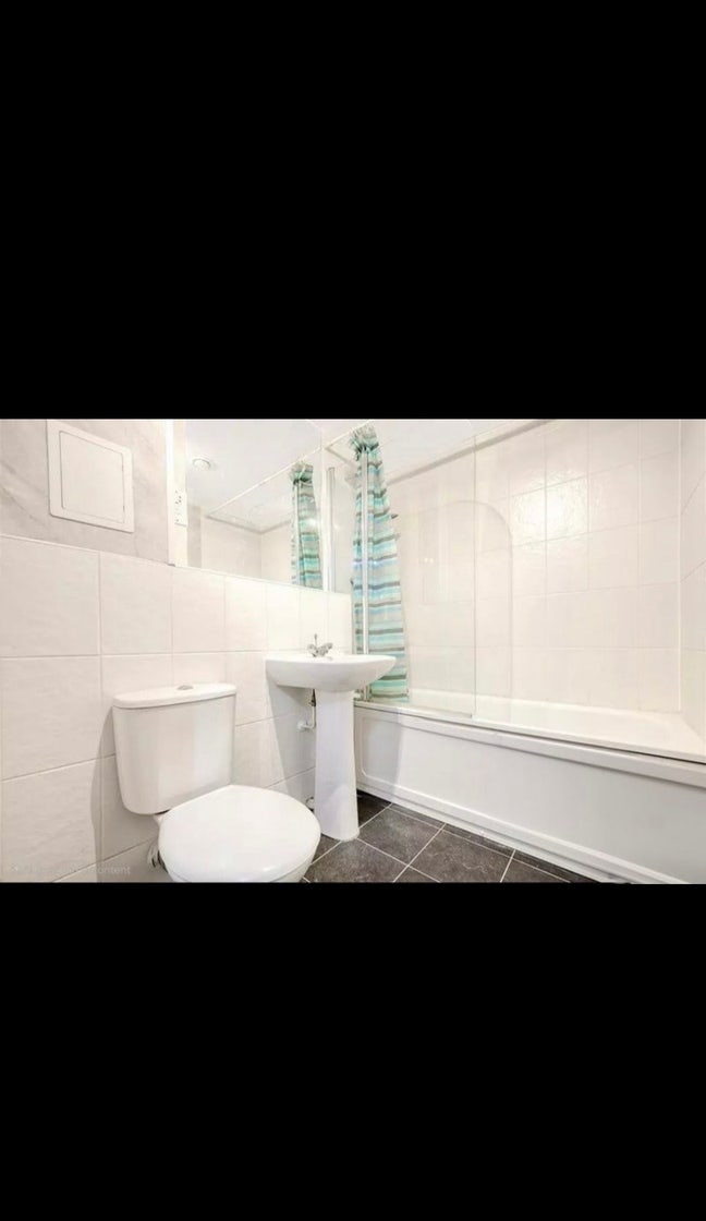 1 Bedroom Available in 2 Bed Flat Main Photo