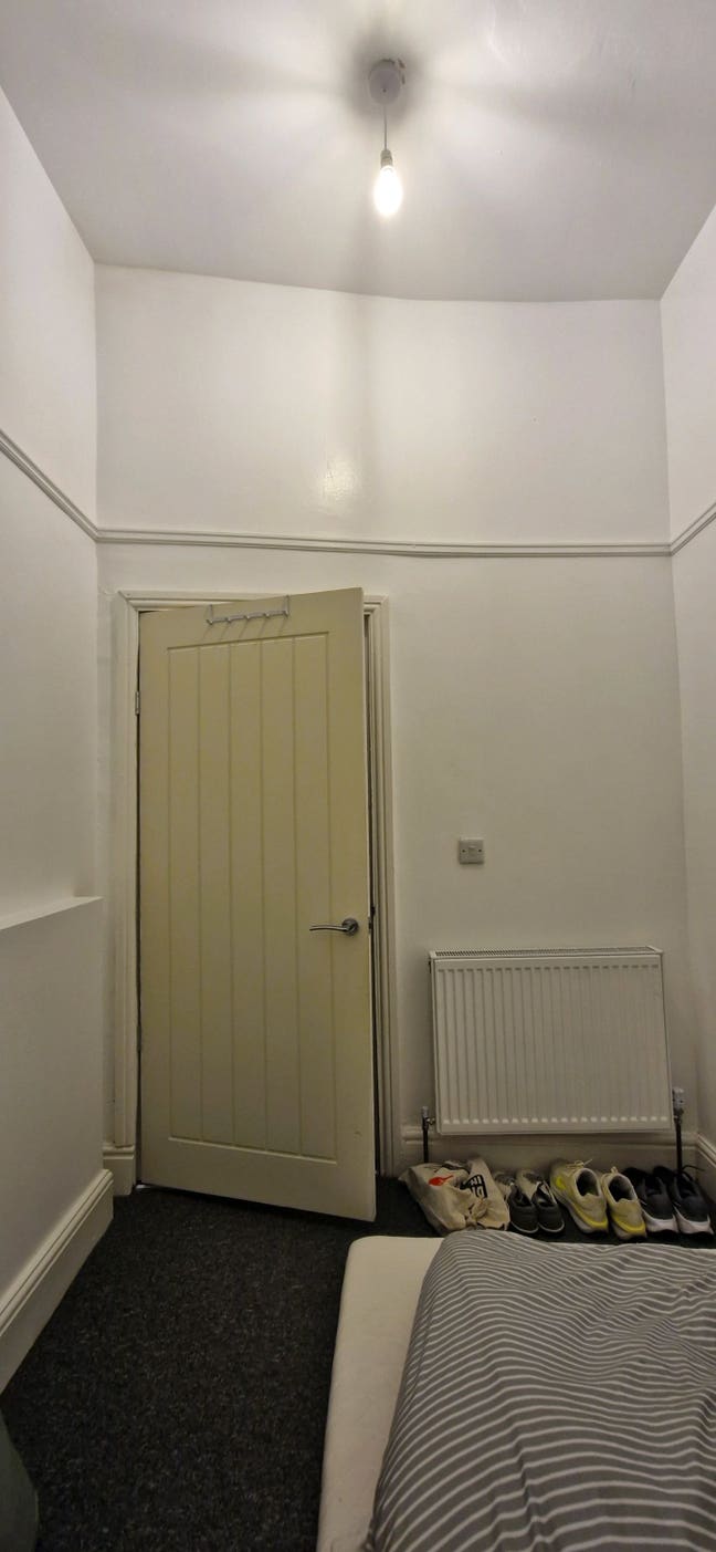 1 sharing double room, 1 private single room Main Photo