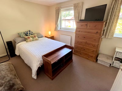 Large double room in two bedroom house Main Photo