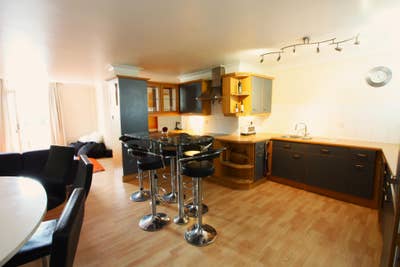 Two Premium Rooms Available in SW1 Penthouse Main Photo