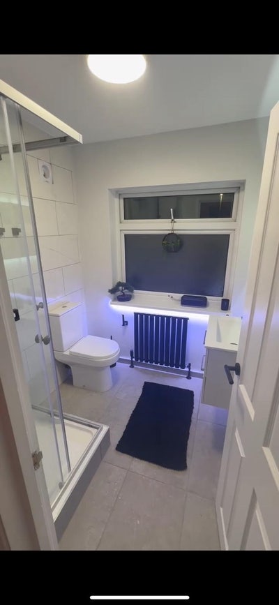  Large Double w/h priv bathroom All incl Main Photo