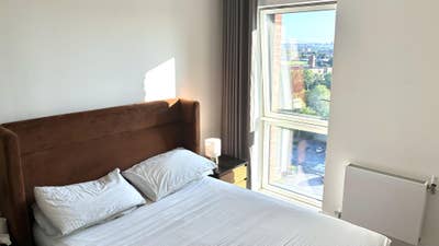 Bright & Modern Double Bedroom with Ensuite Main Photo