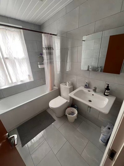 Double room to rent in stratford  Main Photo