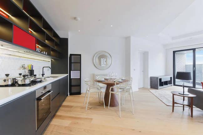 Modern Double Bedroom w/ Pool, Gym & Sauna Main Photo