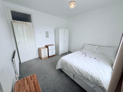 Room for rent Main Photo