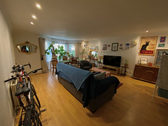 Short Term Room Let July-August West End Main Photo