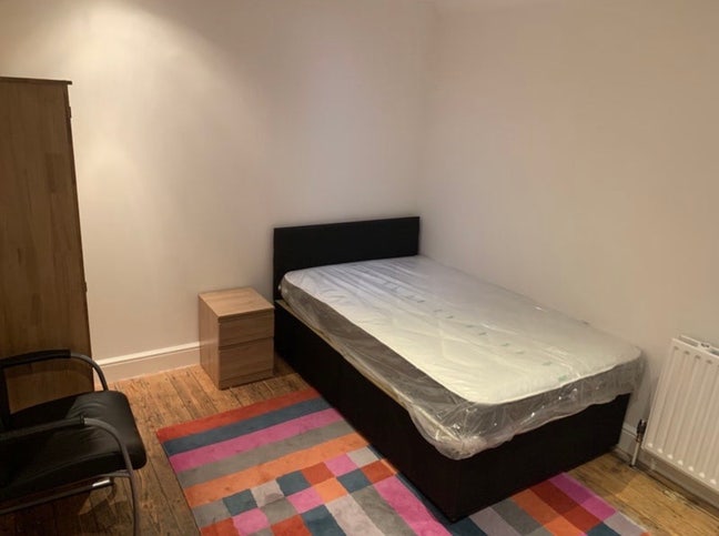 FA lovely double room in large house Main Photo