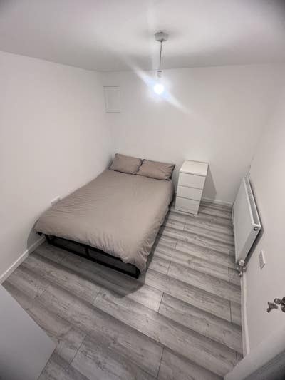 Private Basement Suite + Double Room Available Main Photo