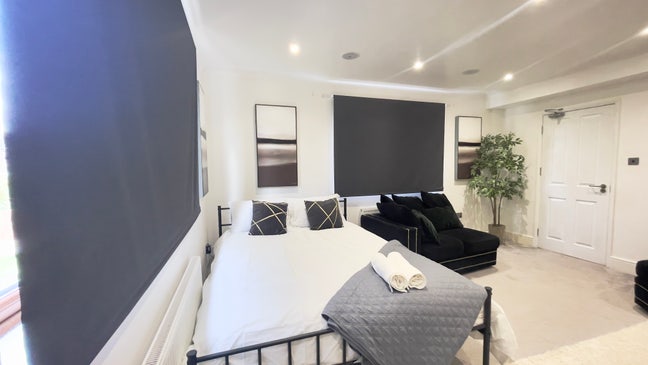 Spacious Modern Ground Floor Double- Bills Incl Main Photo