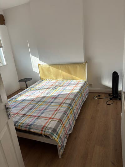 Single room available at Kingsbury circle  Main Photo
