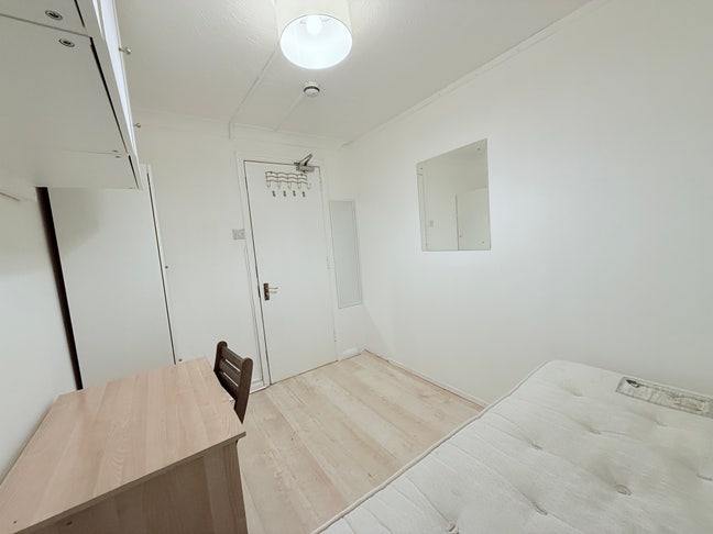 Single Clean room to rent near Hatfield Asda Main Photo