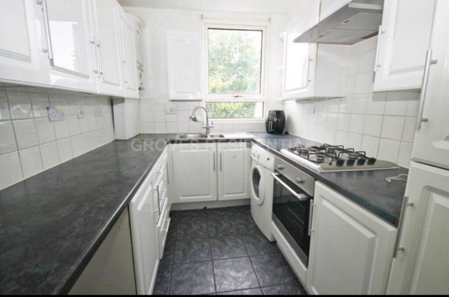Single Room &pound;620  Main Photo