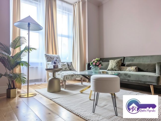 Cost 2 Bed Flat from August in Palmers Green Main Photo