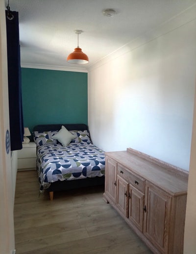 🏡 Spacious and Bright Double Room Available Now Main Photo