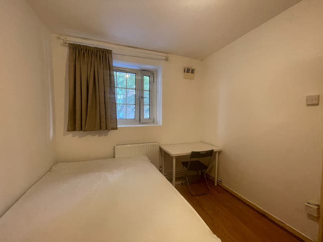 Amazing Location-Bills Included-Close to Stations Main Photo