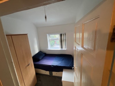 Single Room B11 Sparkhill Main Photo