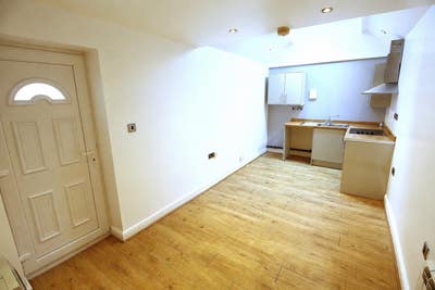  🏡 One-Bedroom Flat Available – Newark Road Area, Main Photo
