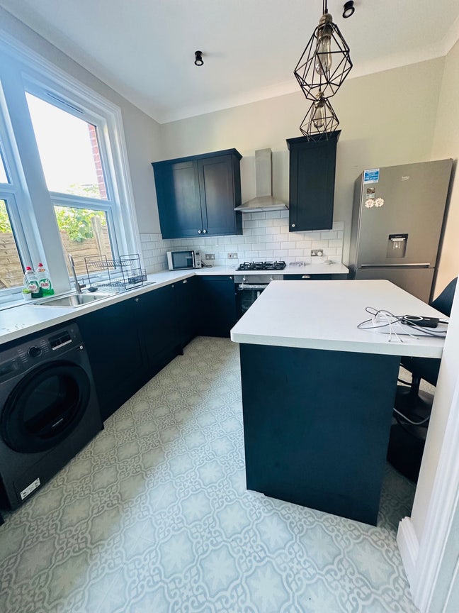 Modern Double room very close to Westbourne Main Photo