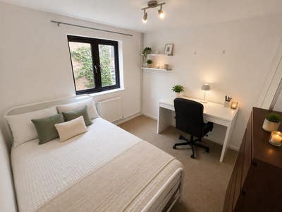  Furnised Double Room Near River- All Bills Main Photo