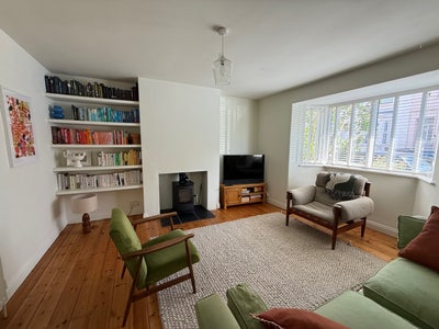 Beautiful double bed in Totterdown (+ art studio) Main Photo