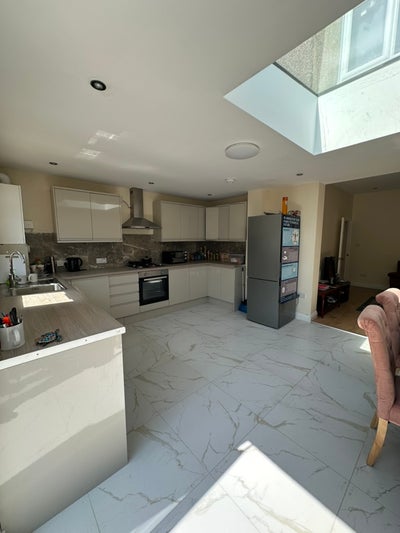 Beautiful 4 Bedroom and 2 Bathrooms  Main Photo