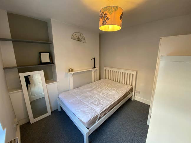 Lush double room- cosy house great location  Main Photo