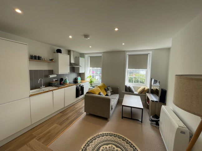 All bills inc - Stunning Furnished Apartment  Main Photo