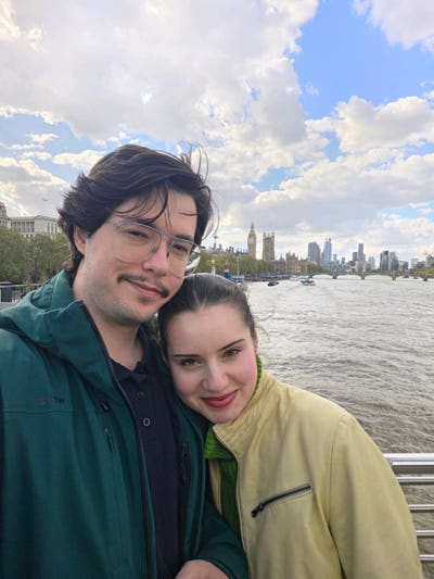Flat/Room needed by professional couple Main Photo