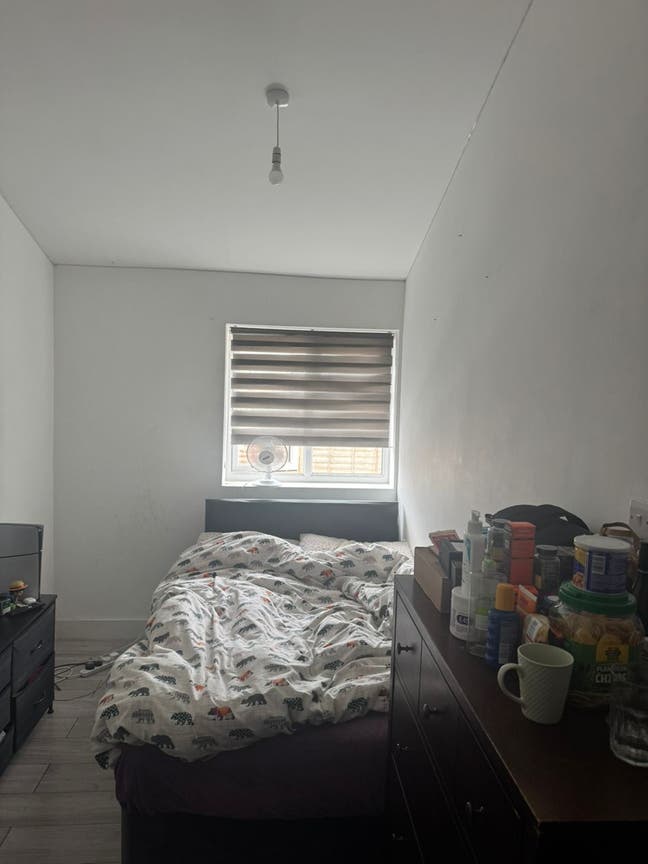 Spacious En-Suite Room Available SE12 0TG Main Photo
