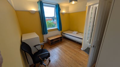 Single room in clean quiet gay-friendly flatshare Main Photo