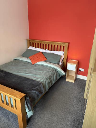 Ground Floor  Ensuite room Friendly Housemates Main Photo