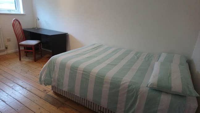 Double  Bedroom Main Photo
