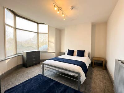 Spacious Double Room, SK17, Buxton Main Photo