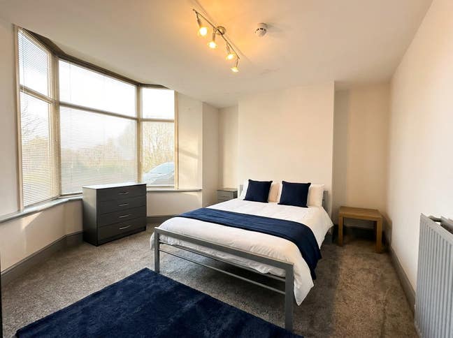 Spacious Double Room, SK17, Buxton Main Photo