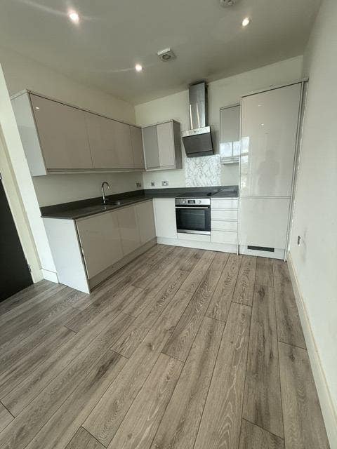1 Bedroom Flat to rent in Slough Main Photo