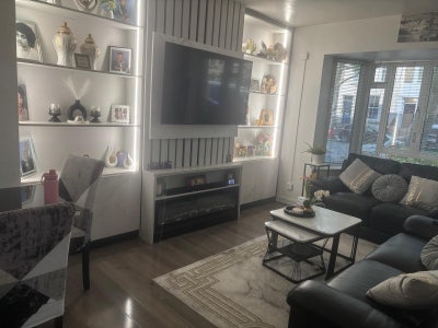 Spacious 2 Double Rooms Available in W10 Area Main Photo