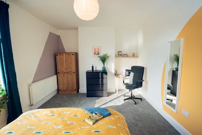 Large Double Room - First Month Half Rent! Main Photo