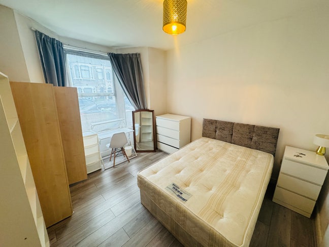 Cosy room near Leyton station Main Photo