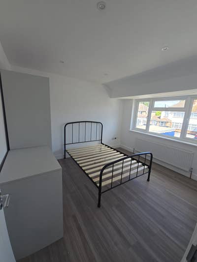 Newly Refurbished Ensuite Double Room – Available  Main Photo