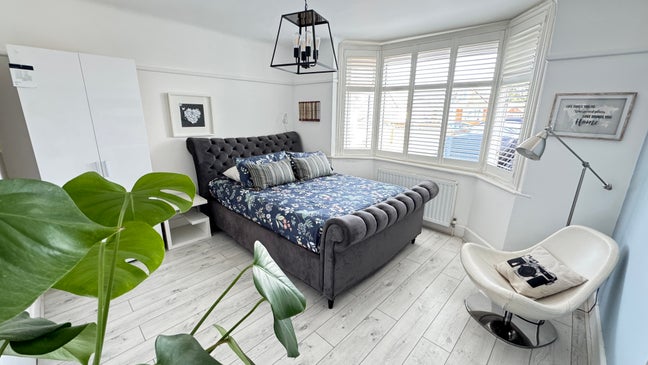 Beautiful Room in quiet, shared home. Muscliff.  Main Photo