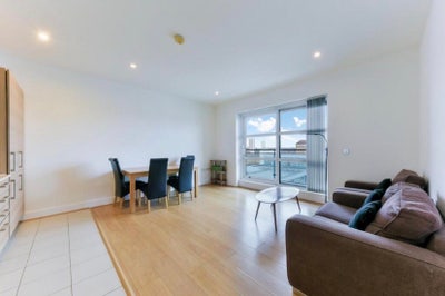 Double bedroom in a 2B2B property in Zone 1 Main Photo