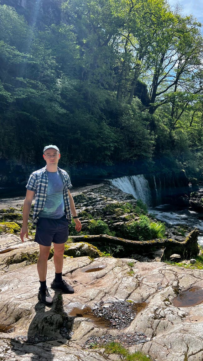 38M professional looking for 850pm(inc bills) room Main Photo