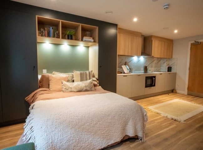 Contract tenancy takeover  Main Photo