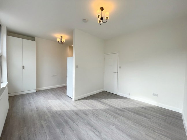 Charming double bedroom in Archway, N19 Main Photo